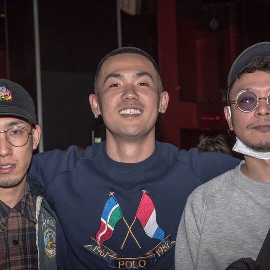 line_2110851727392116