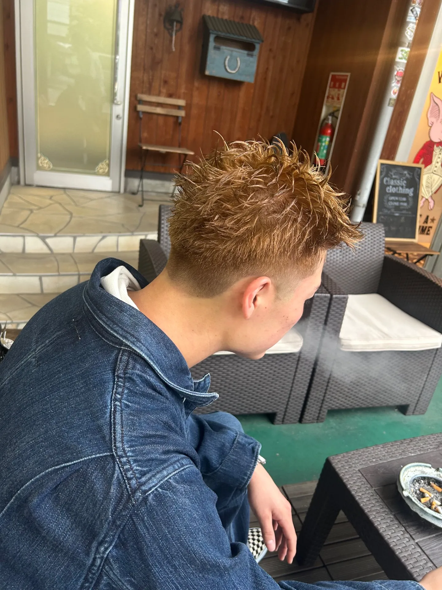 スパイキーショート、ダブルカラー